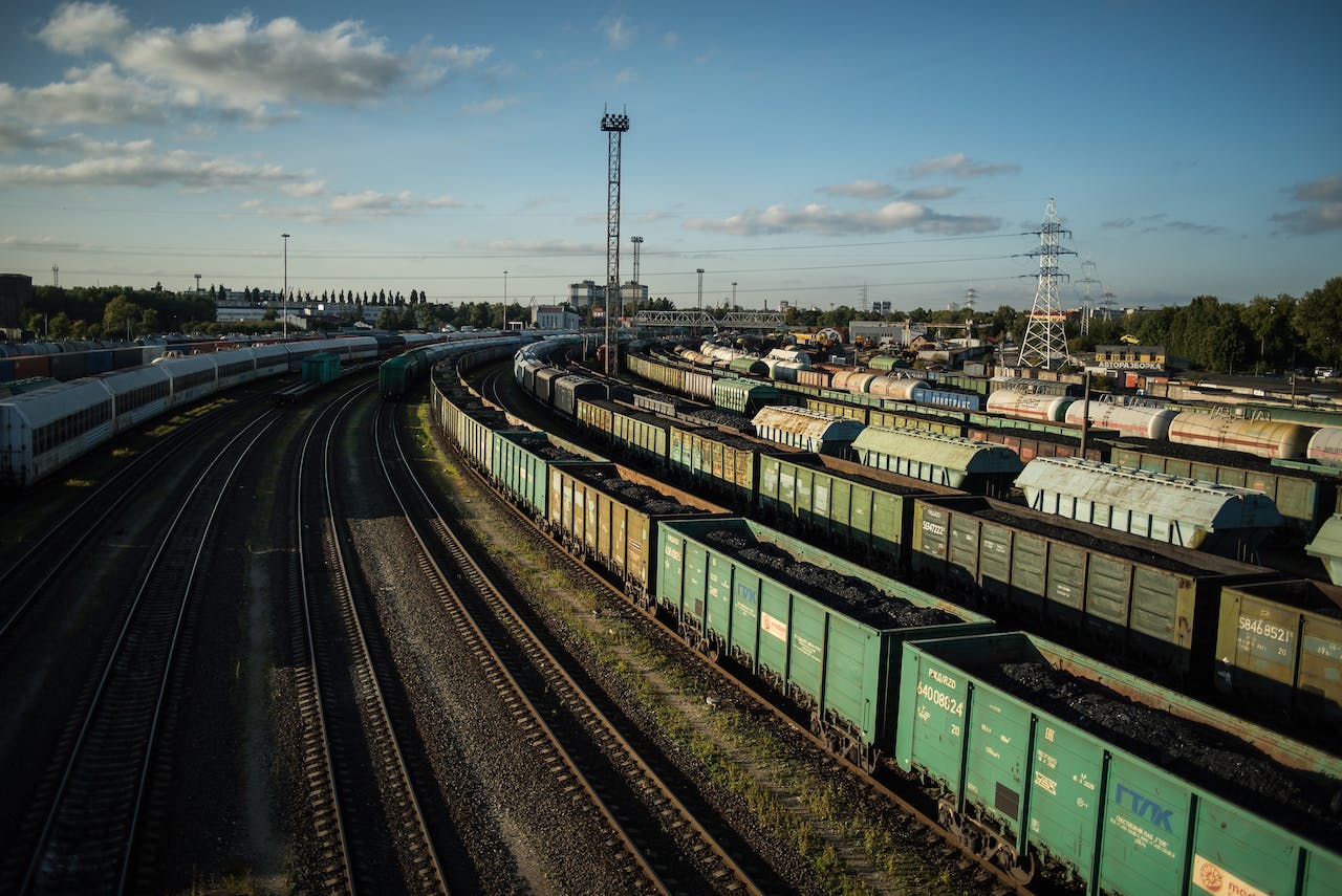 Rail Freight Pros, Cons & Is It Right For You?2